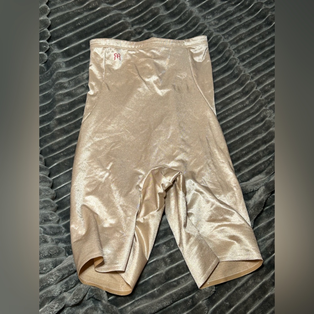 Ruby Ribbon ultra high shaping short size M medium Pale color